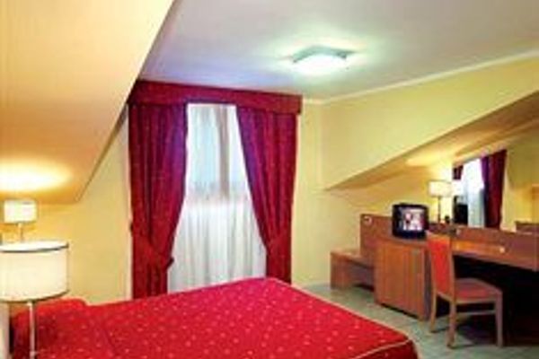 Pisani Hotel (San Nicola la Strada)